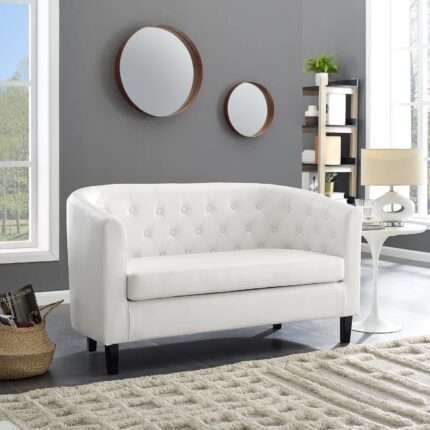 UrbanChic Lounges Lether Sofa