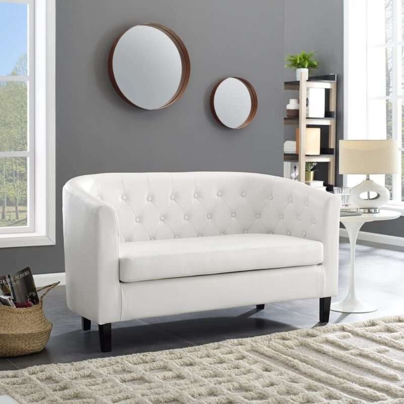 UrbanChic Lounges Lether Sofa