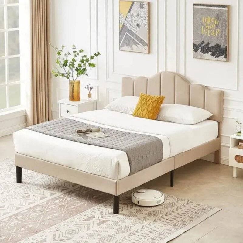 Anna Victoria Curve Bed